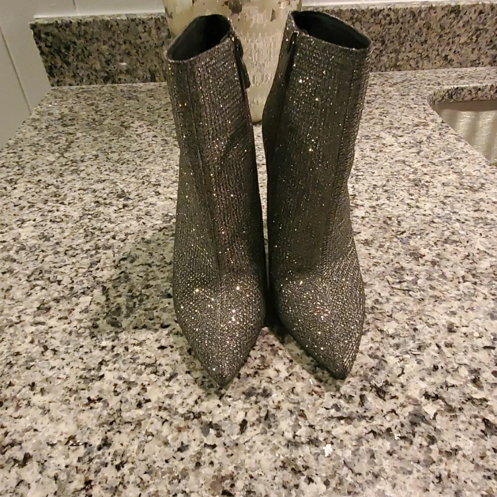 Shoes - Picture 3 of 6